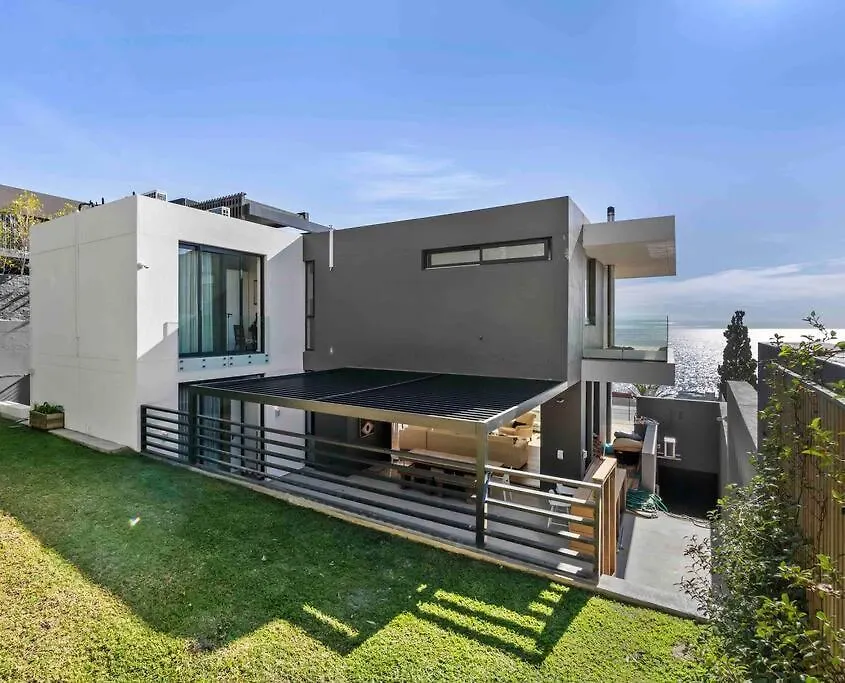 Villa In Bantry Bay Cape Town