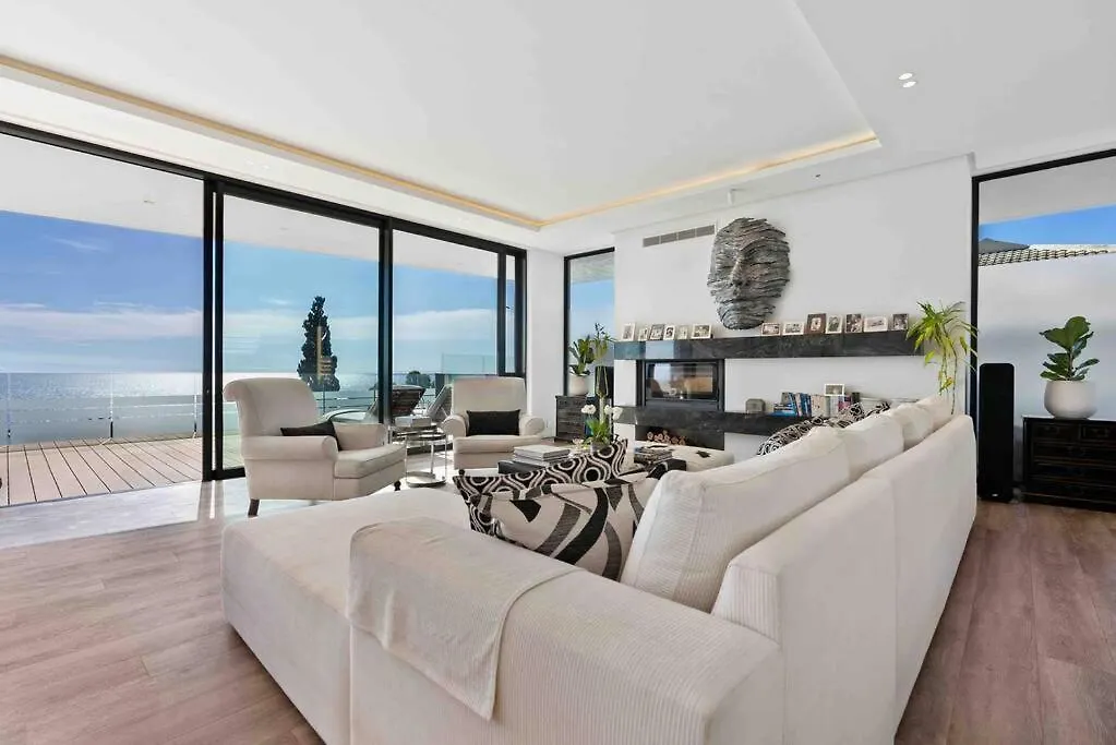 Villa In Bantry Bay Cape Town